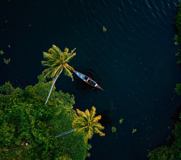 Equilibrates with the gases dissolved